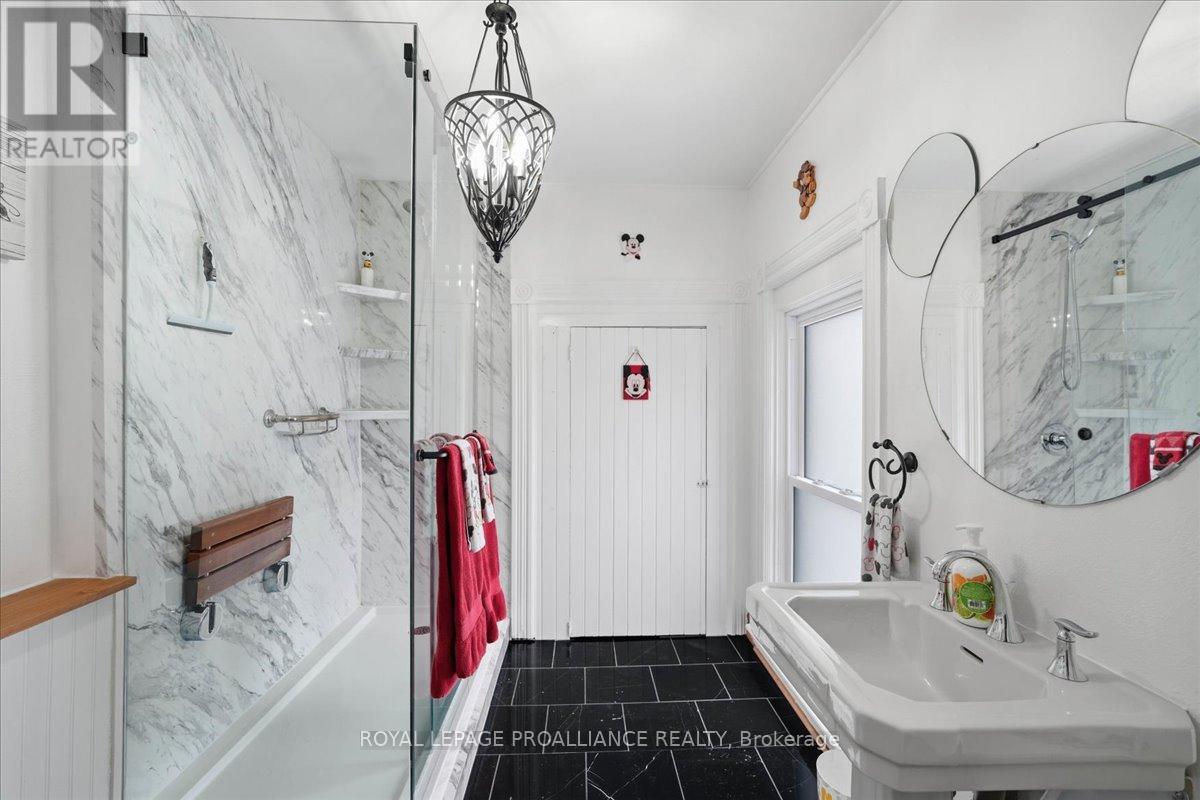 246 COLBORNE STREET - 34