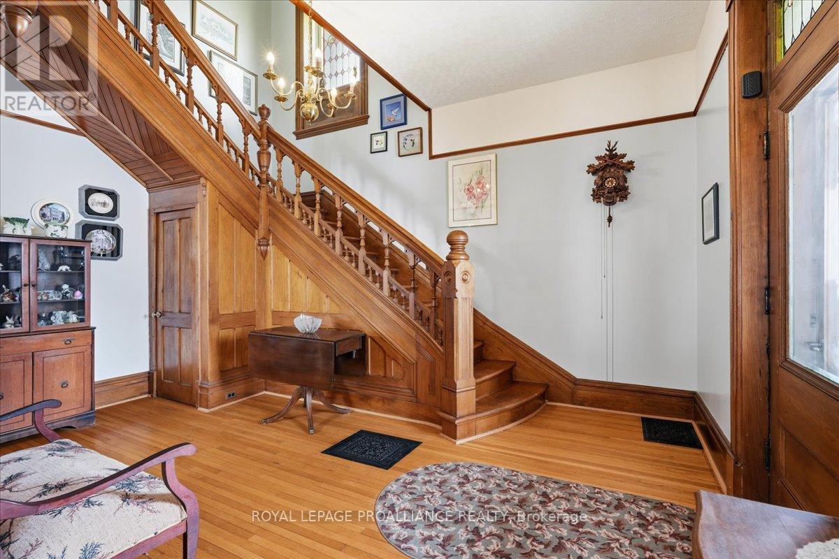 246 COLBORNE STREET - 5