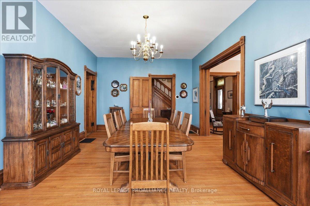 246 COLBORNE STREET - 12