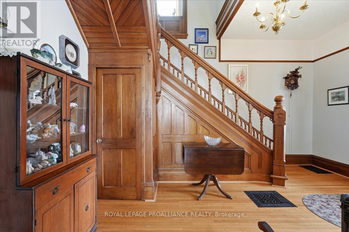 246 COLBORNE STREET - 6