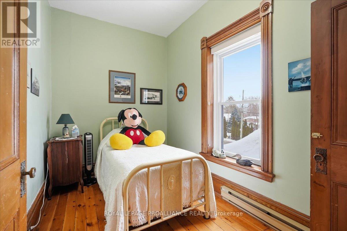246 COLBORNE STREET - 23