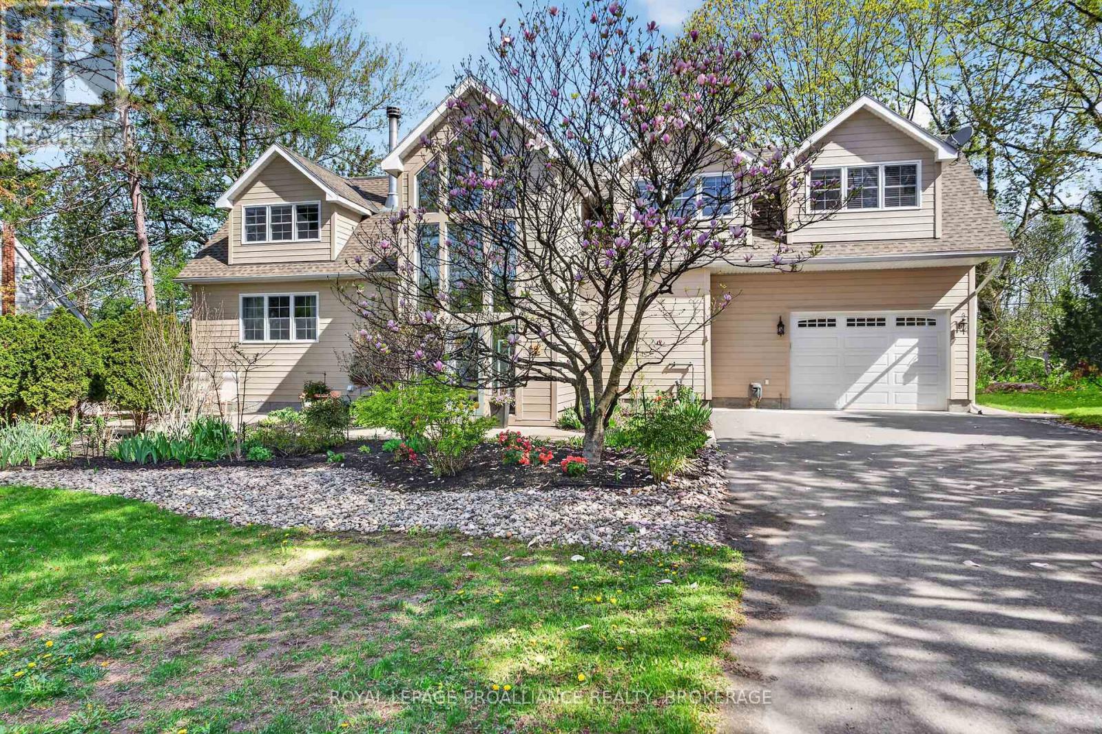 9 GRENVILLE CRESCENT - 4