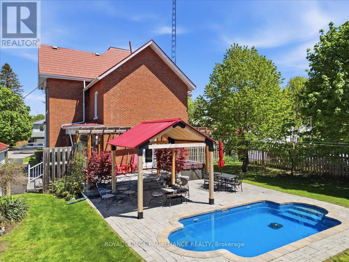 246 COLBORNE STREET - 43