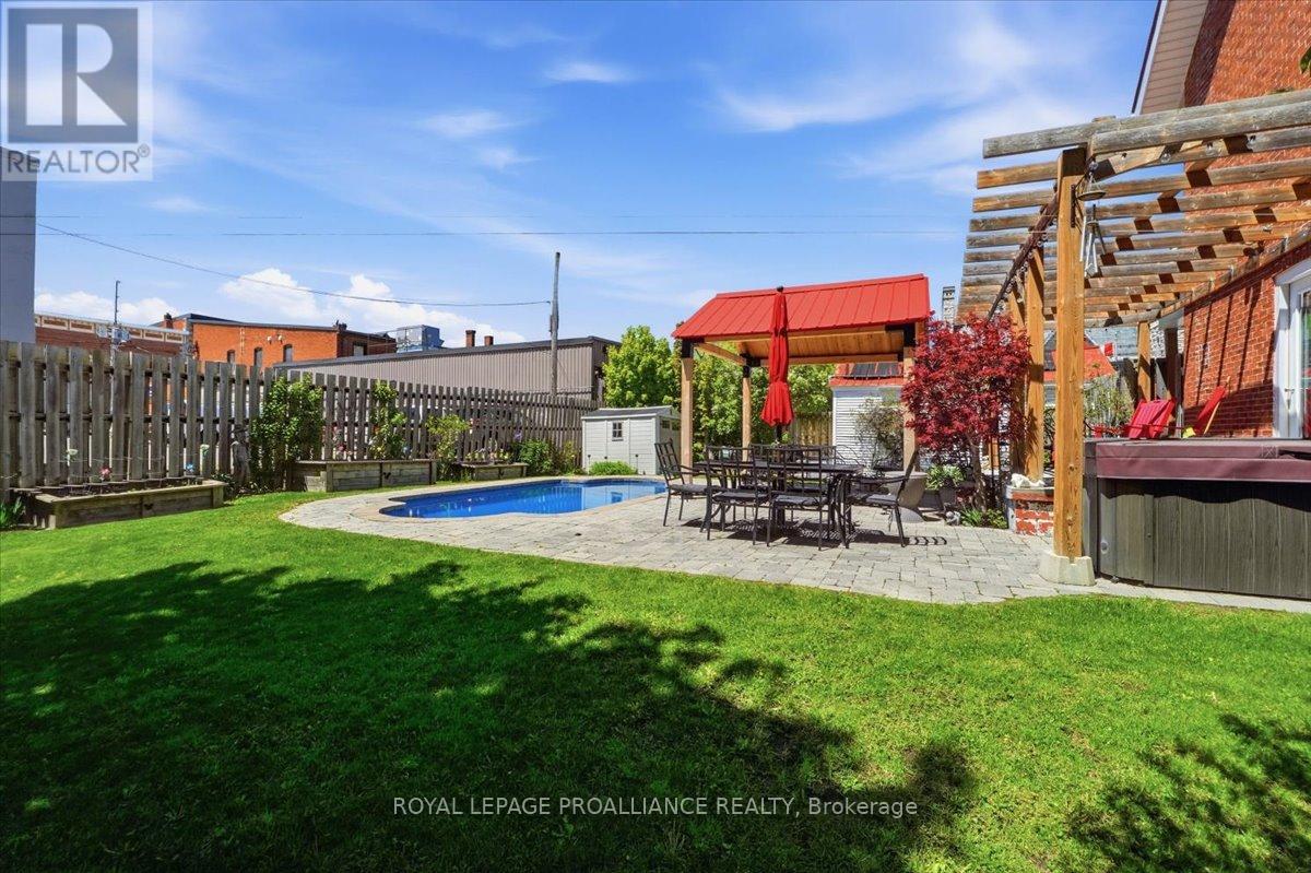 246 COLBORNE STREET - 45