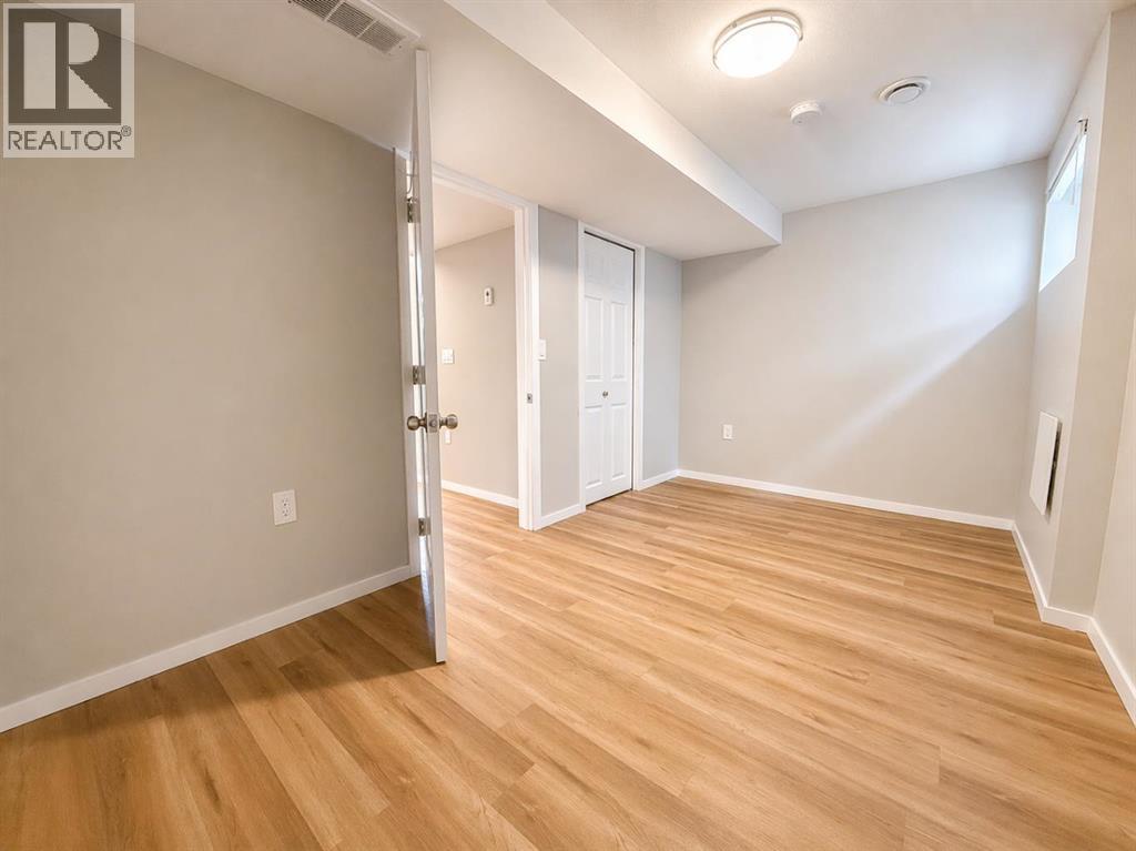 2626 23 Avenue S - 22