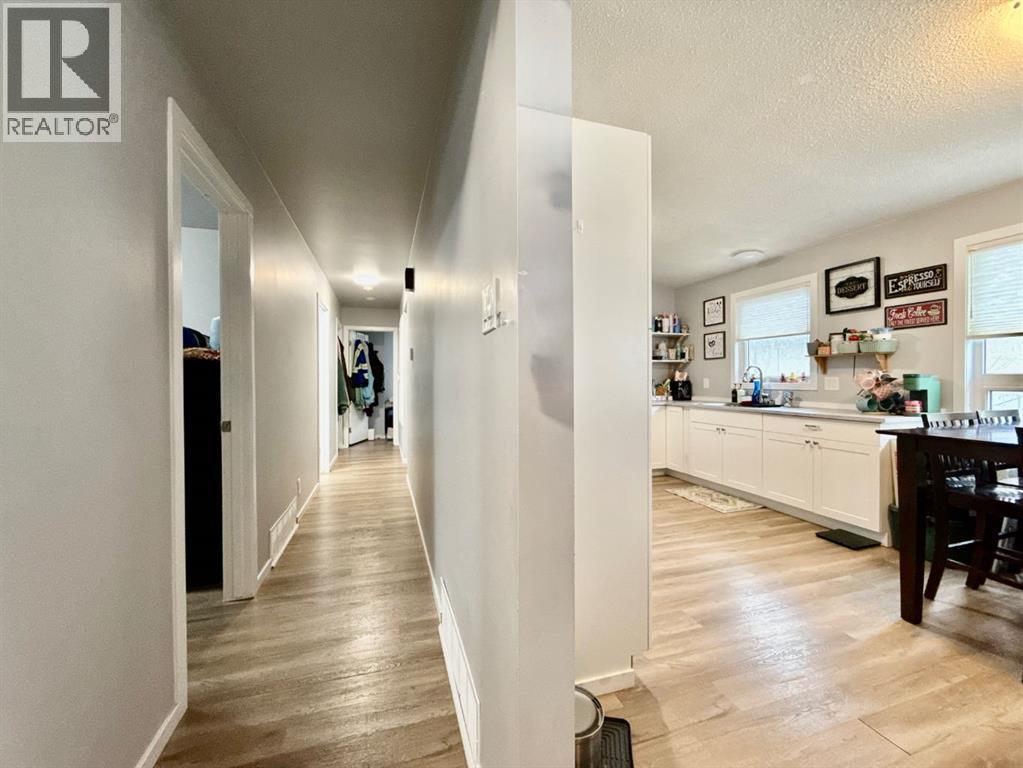 2626 23 Avenue S - 9