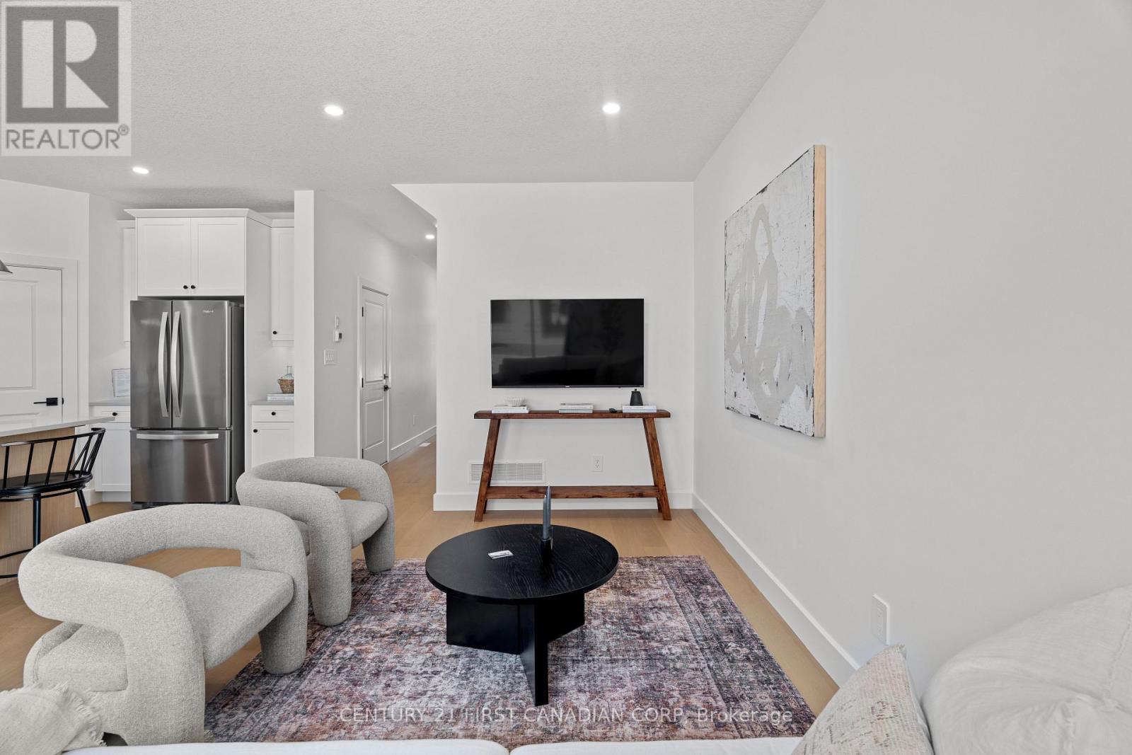 #20(24) 147 SCOTTS DRIVE - 11