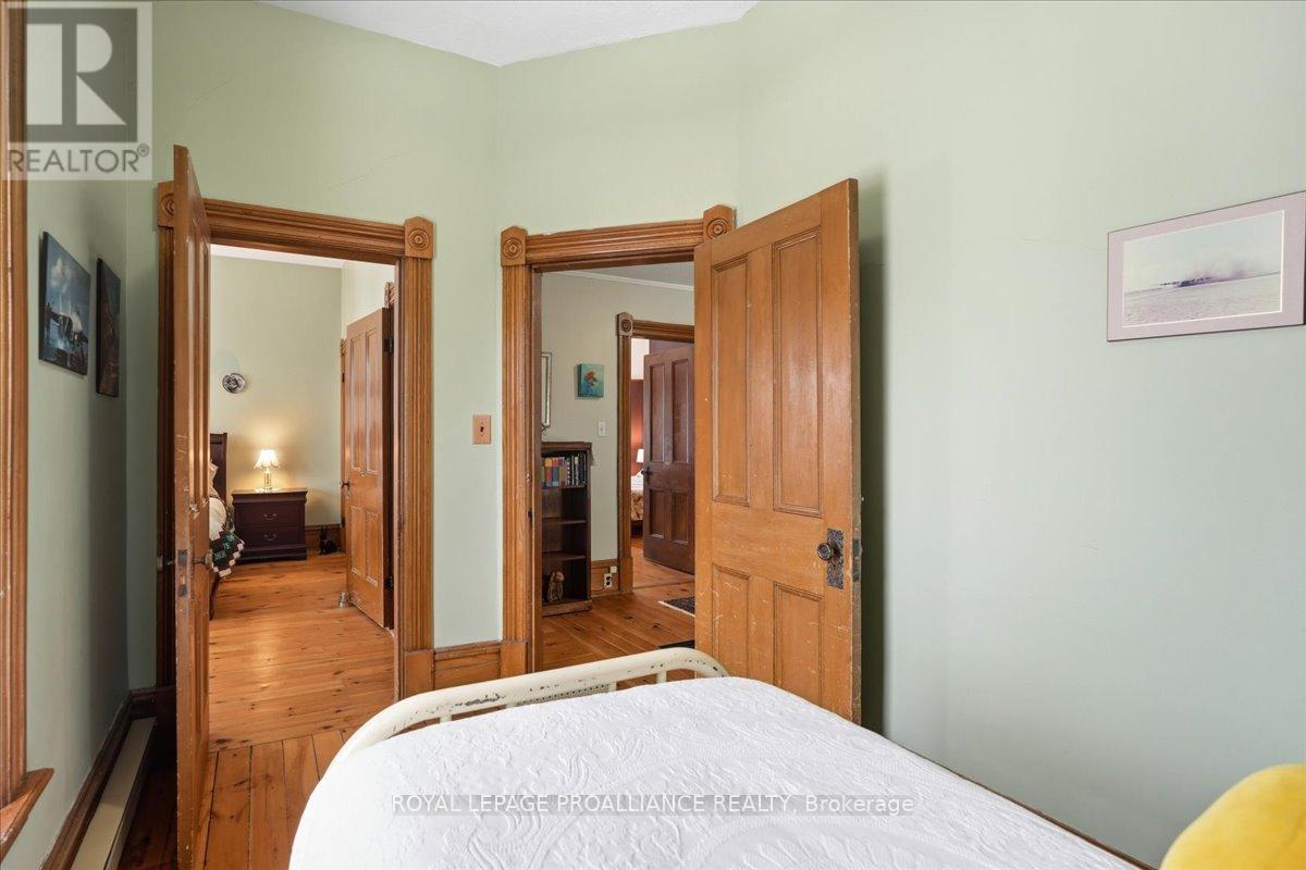 246 COLBORNE STREET - 24