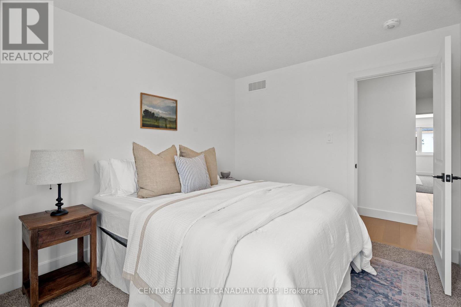 #20(24) 147 SCOTTS DRIVE - 34