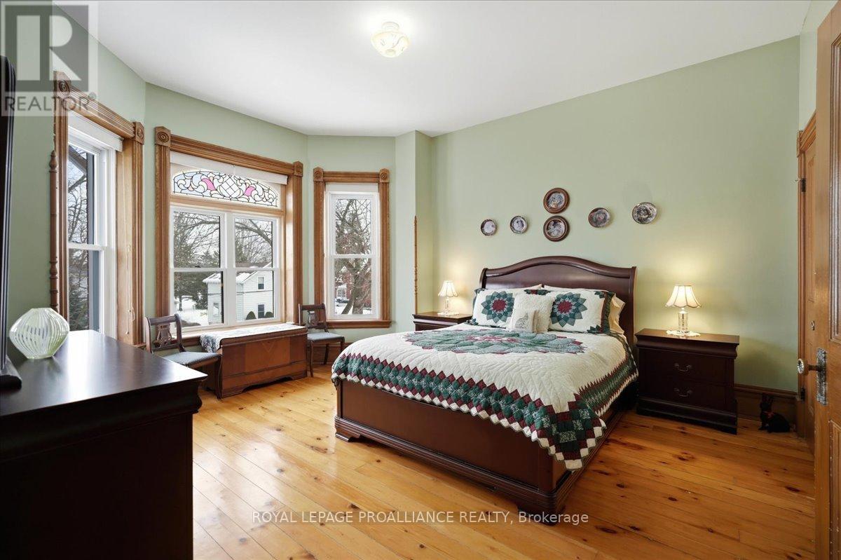246 COLBORNE STREET - 25