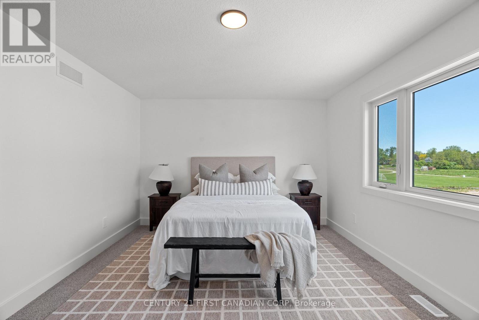 #20(24) 147 SCOTTS DRIVE - 22