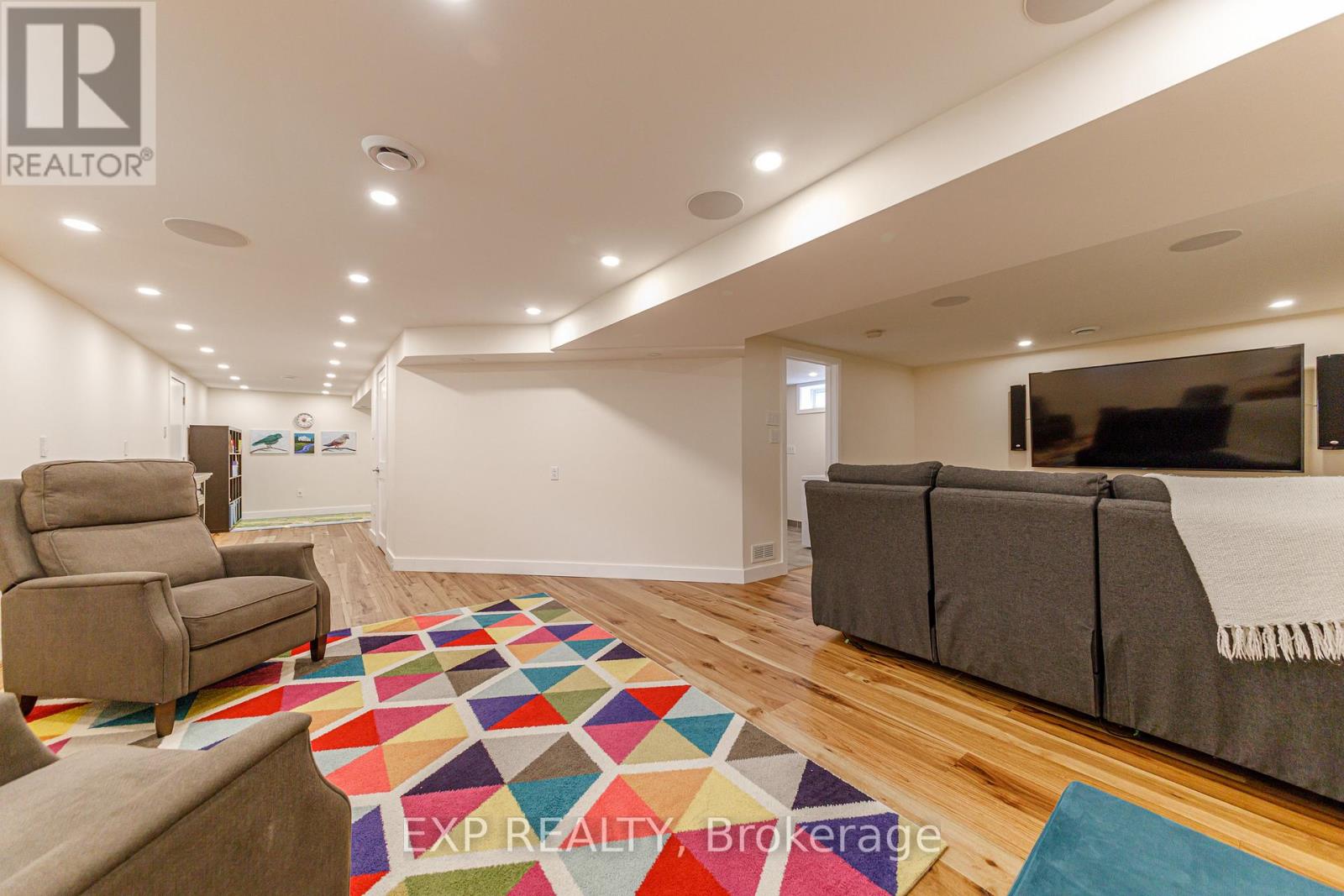 1642 VALMARIE AVENUE - 33