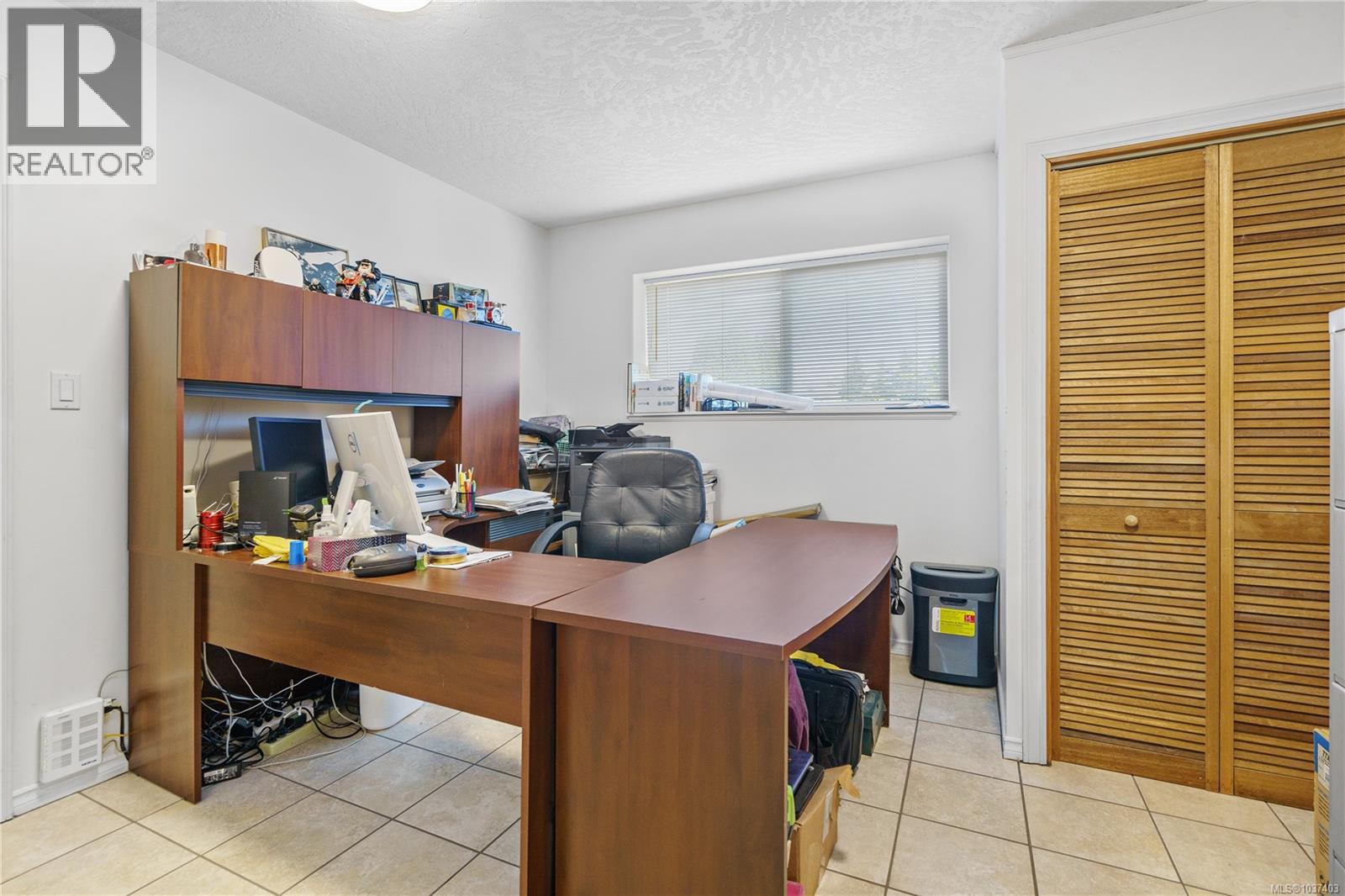 6255 Karen Crt - 35