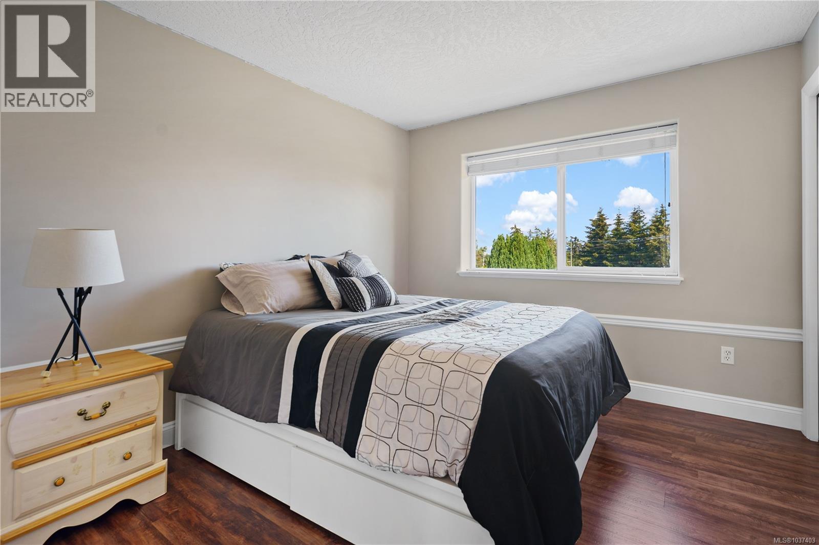 6255 Karen Crt - 20