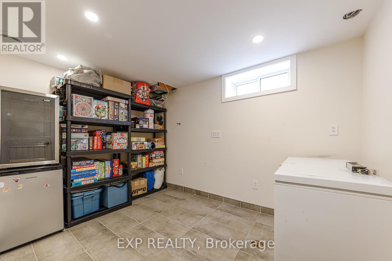 1642 VALMARIE AVENUE - 35