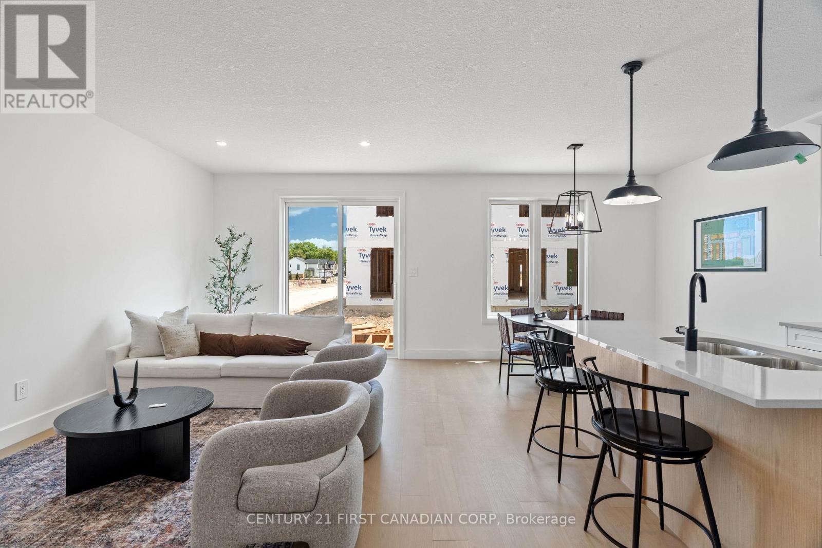 #20(24) 147 SCOTTS DRIVE - 16