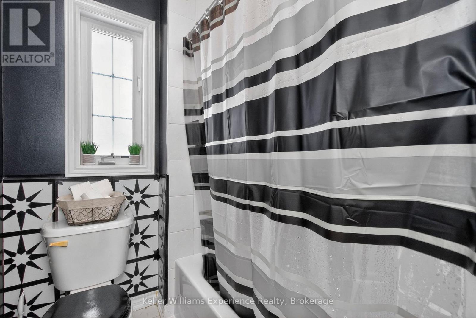 2090 WEBSTER BOULEVARD - 35
