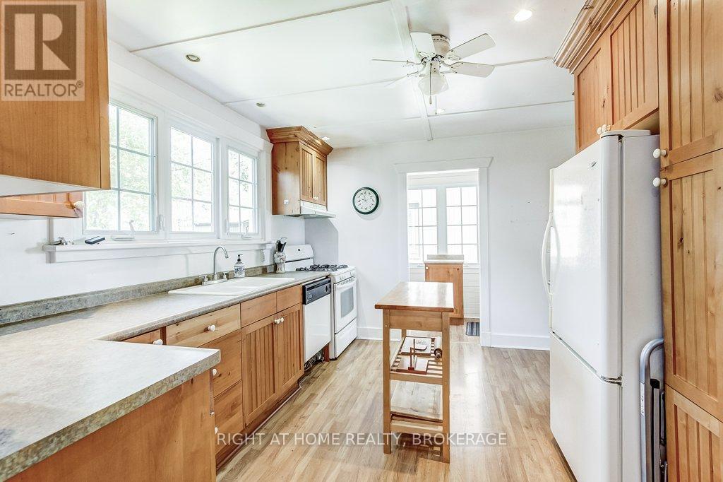 306 PROSPECT POINT ROAD S - 25