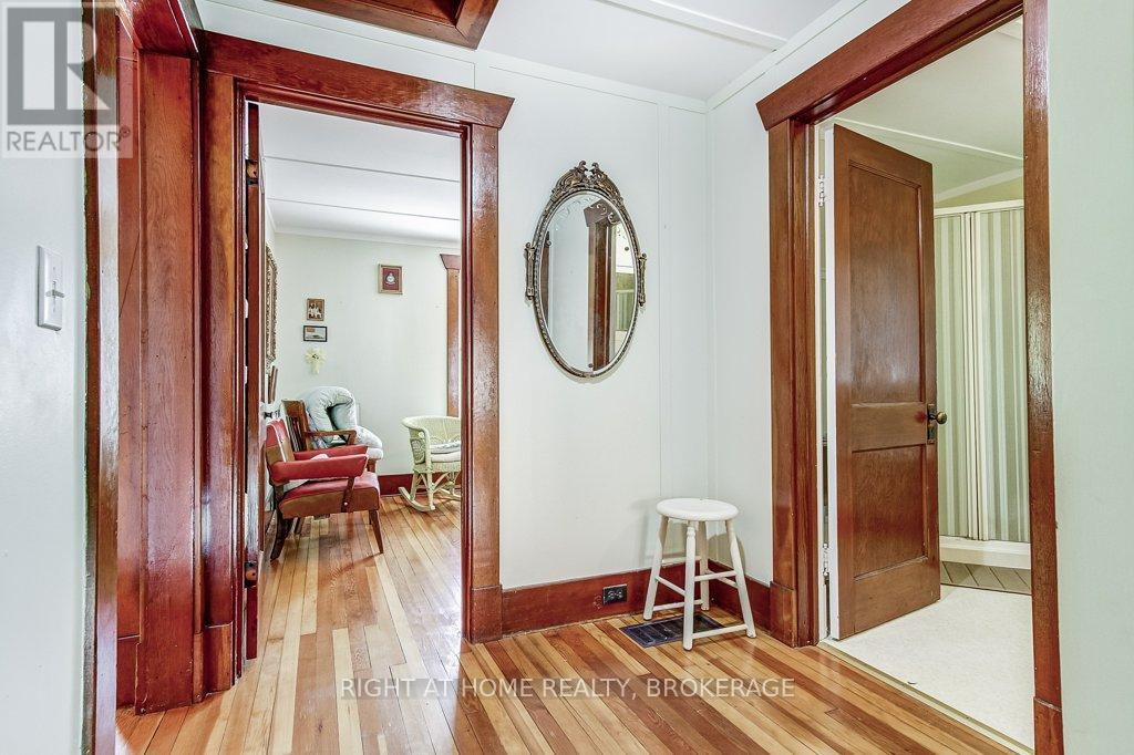 306 PROSPECT POINT ROAD S - 27