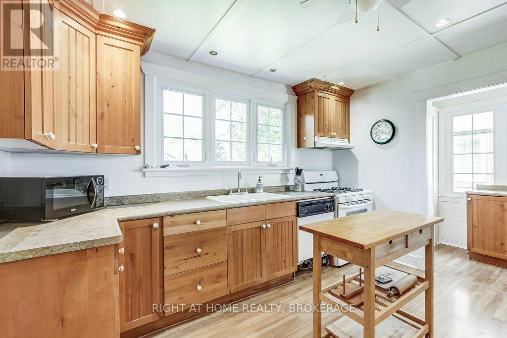 306 PROSPECT POINT ROAD S - 28