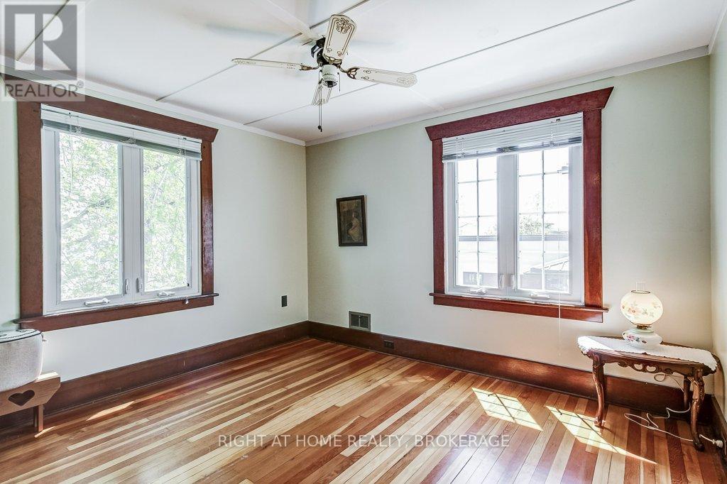 306 PROSPECT POINT ROAD S - 32