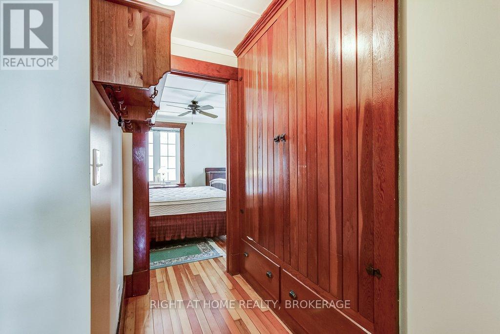 306 PROSPECT POINT ROAD S - 34