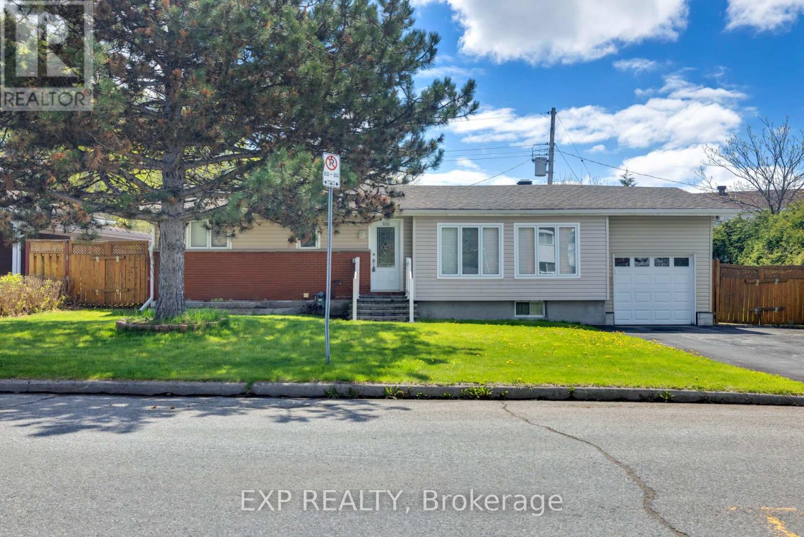 888 CHARLESWOOD AVENUE - Image 2
