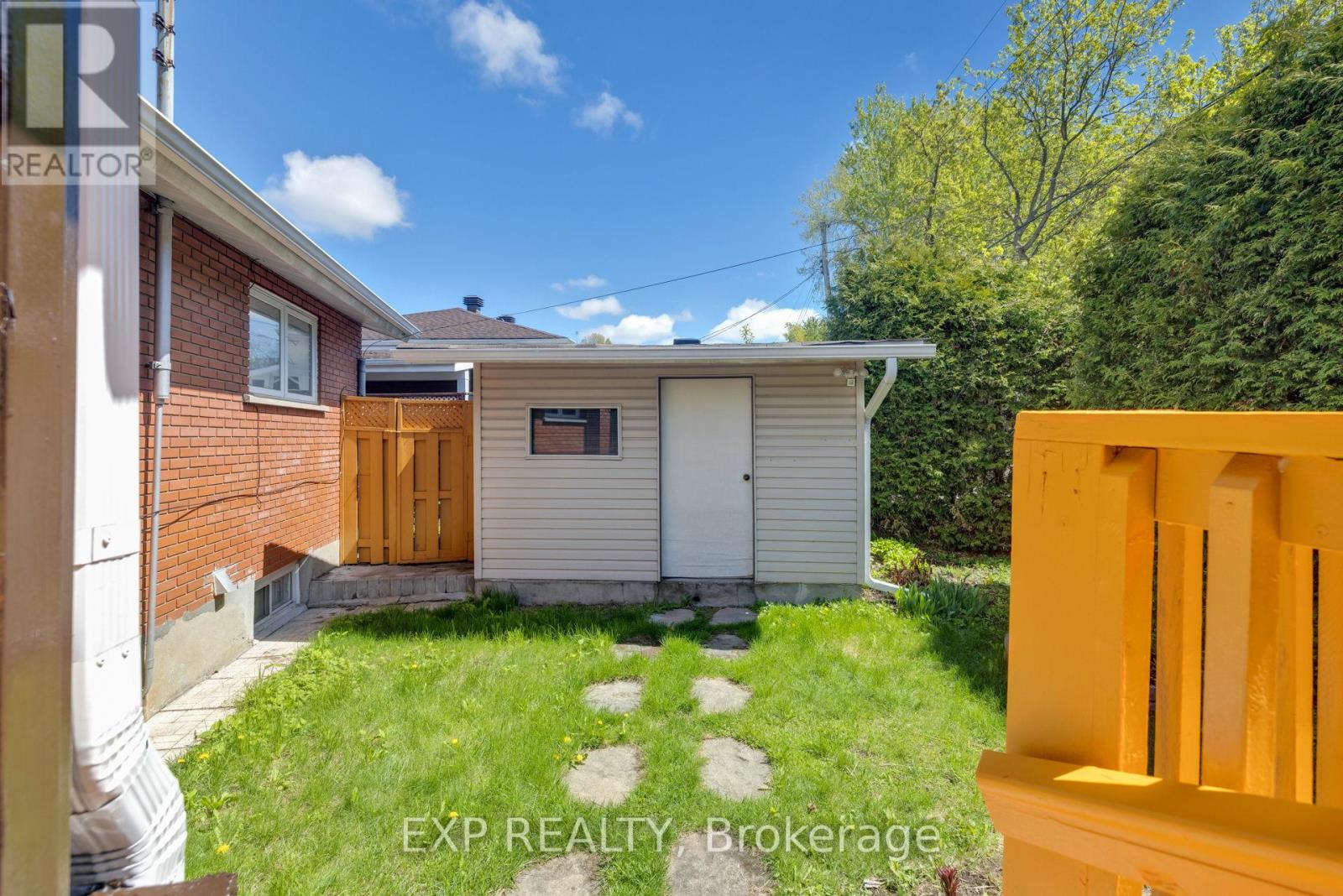 888 CHARLESWOOD AVENUE - 47