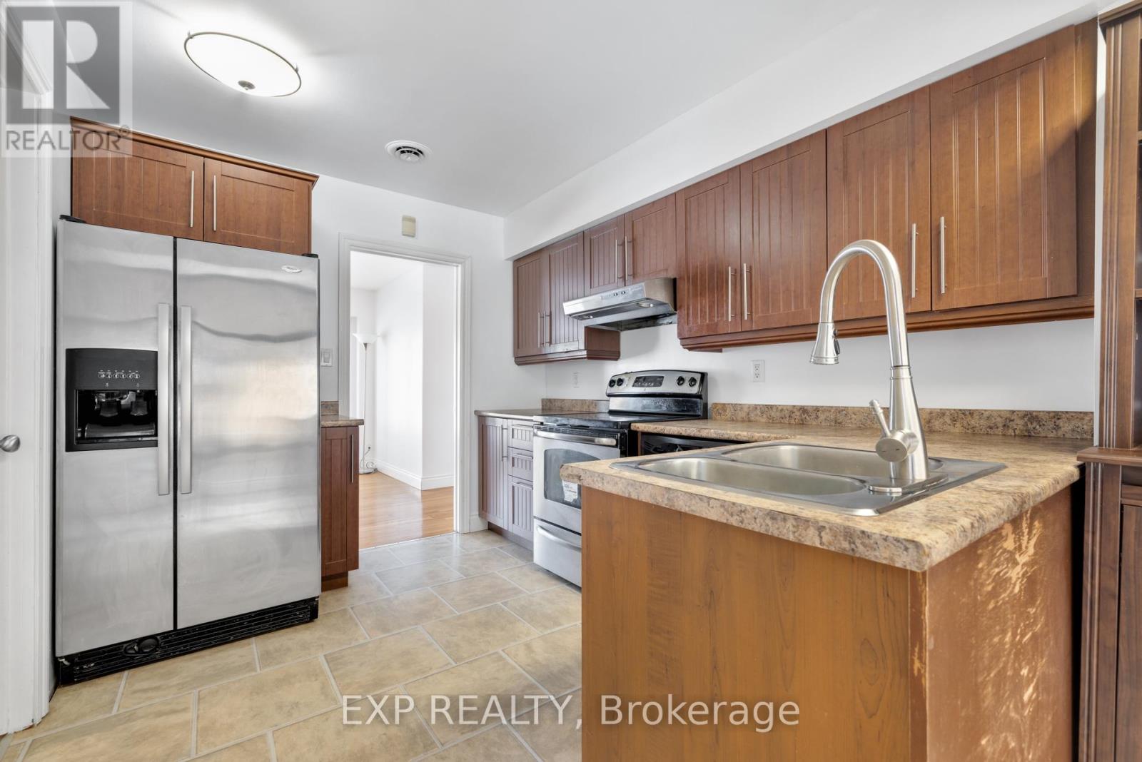 888 CHARLESWOOD AVENUE - 14