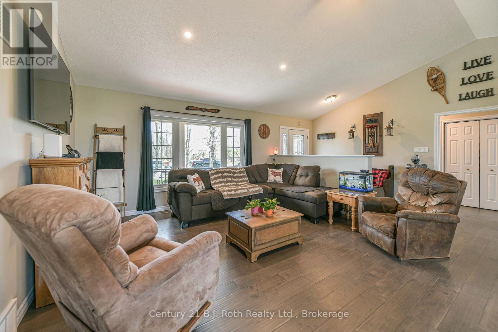 3888 MELROSE DRIVE - 7