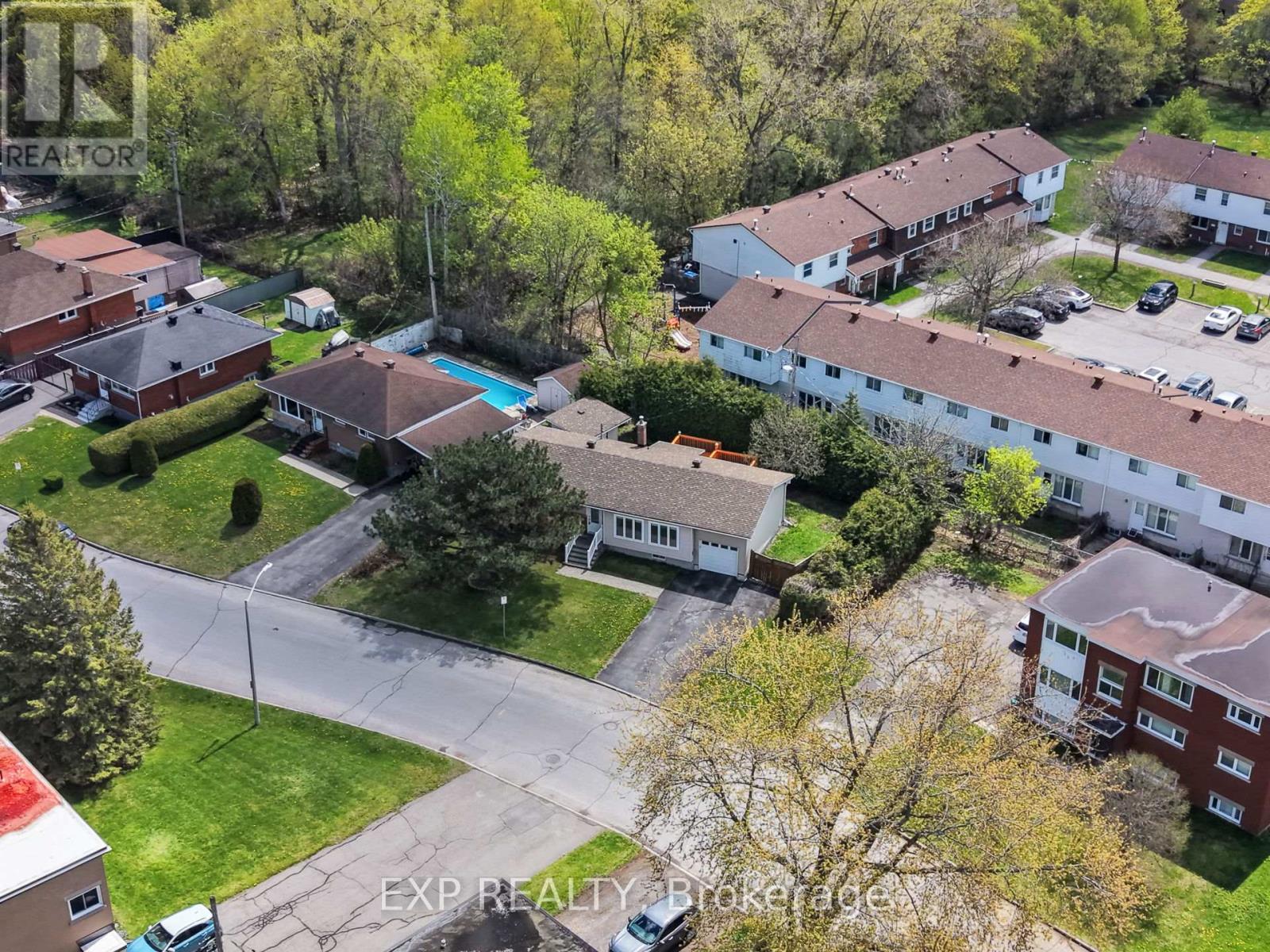 888 CHARLESWOOD AVENUE - 49