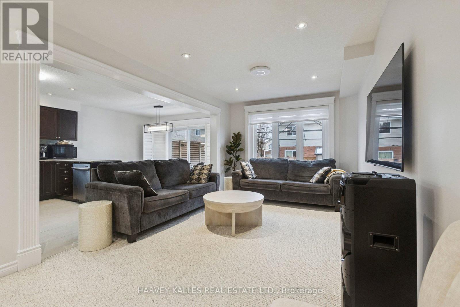 409 TEALBY CRESCENT - 1