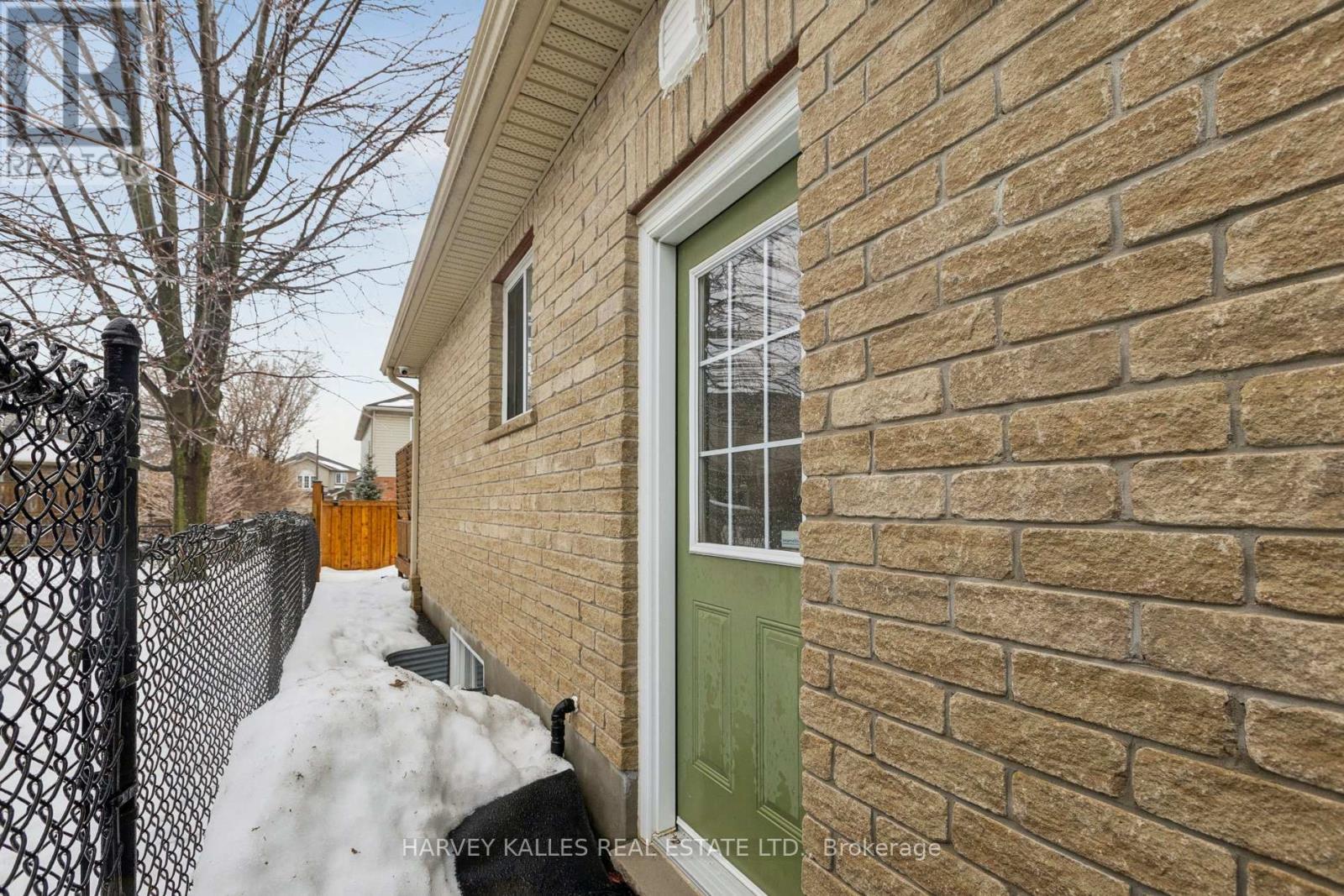 409 TEALBY CRESCENT - 31