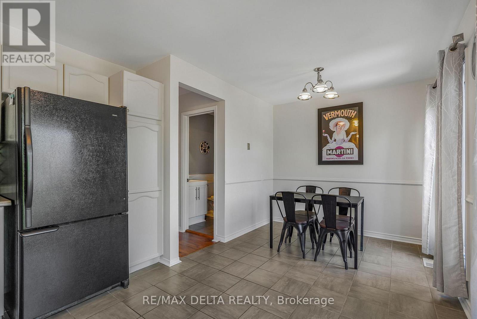 698 BROME CRESCENT - 15