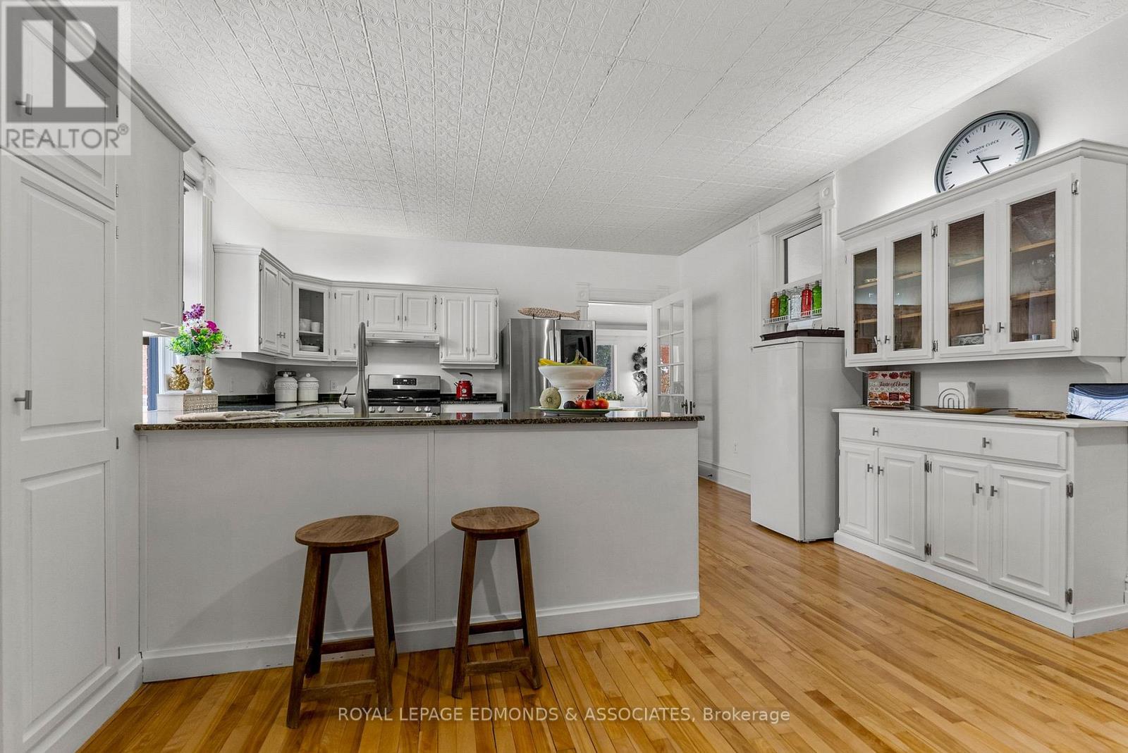 307 MAPLE AVENUE - 11