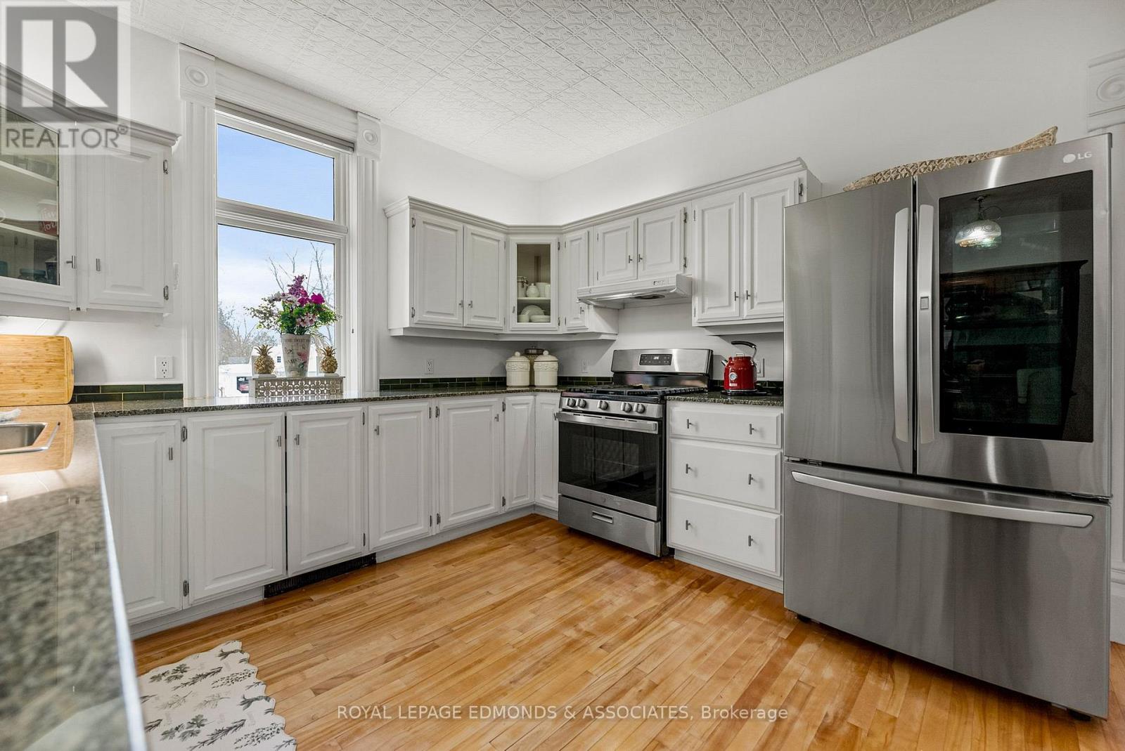 307 MAPLE AVENUE - 12