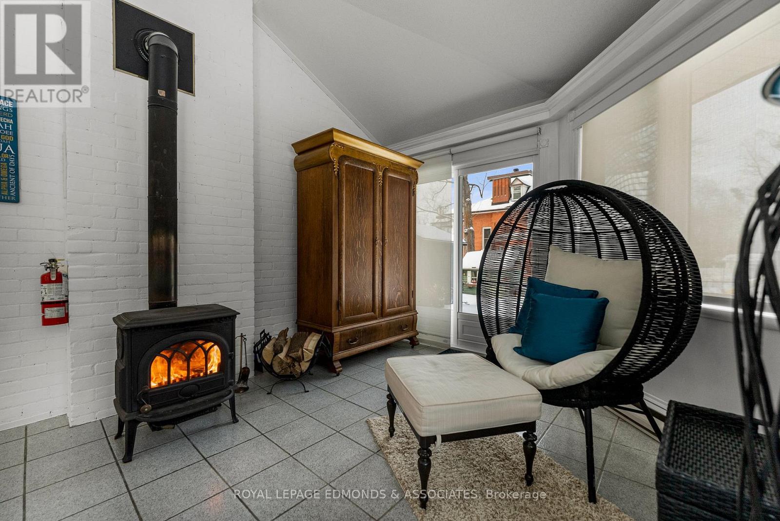 307 MAPLE AVENUE - 15