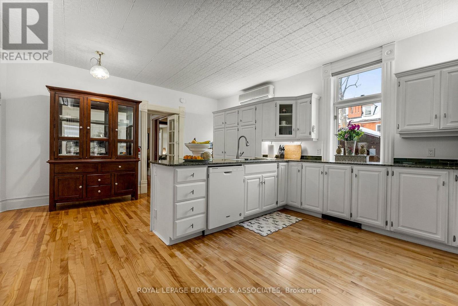 307 MAPLE AVENUE - 13