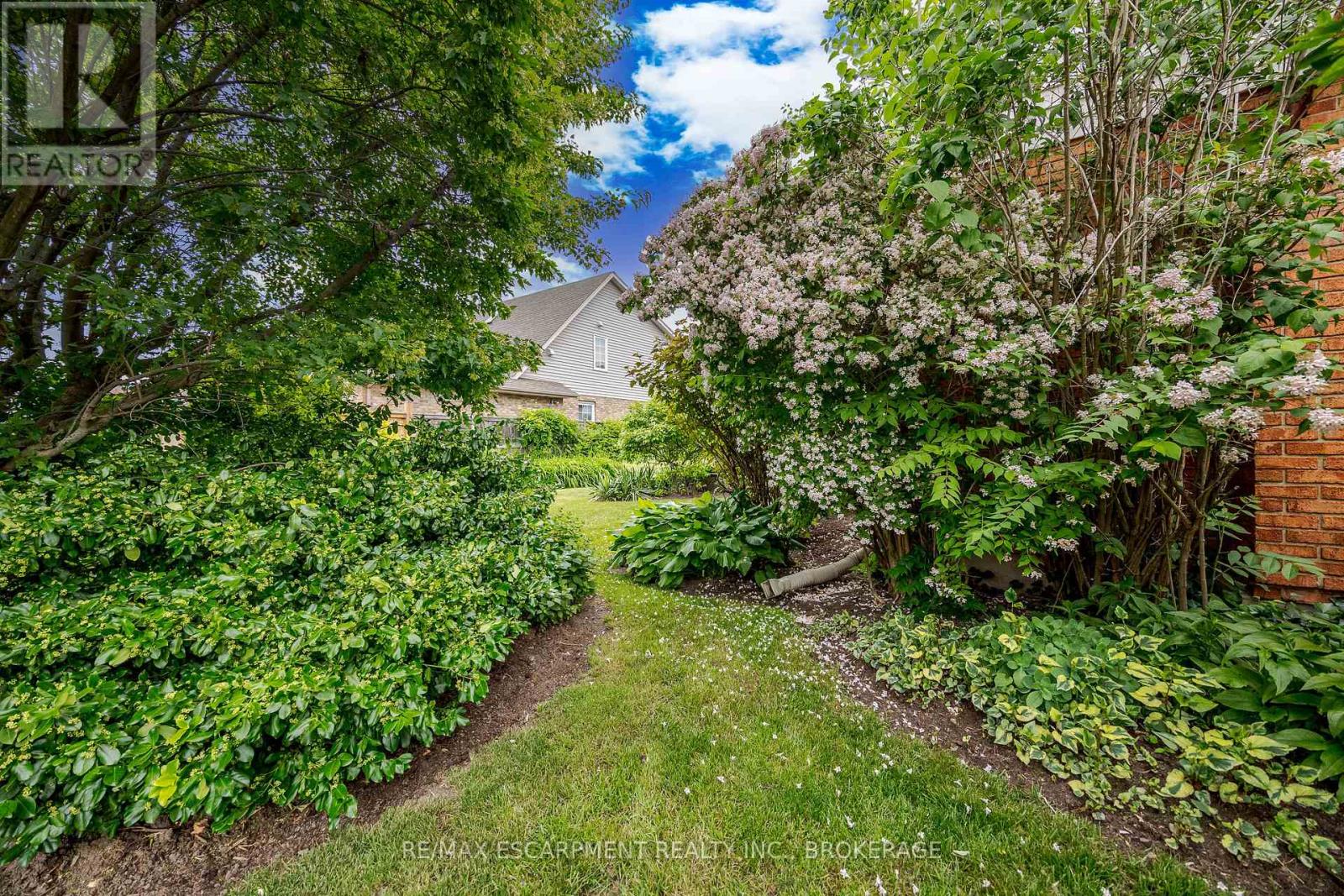 7543 MERRITT AVENUE - 30
