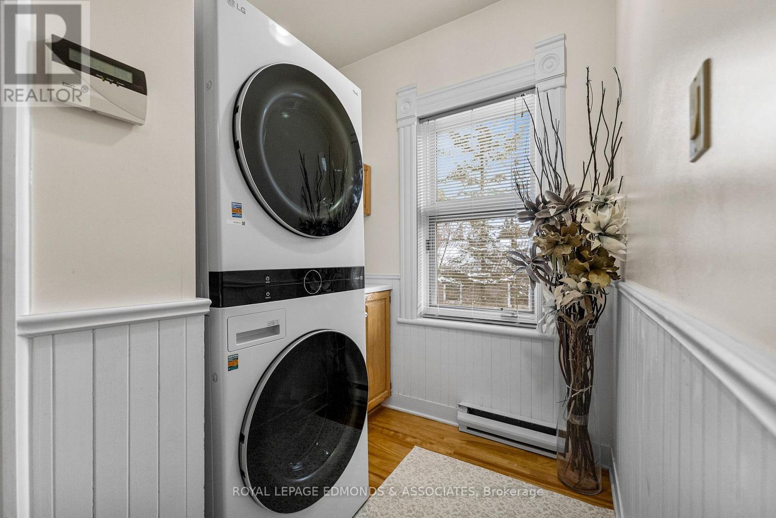 307 MAPLE AVENUE - 25