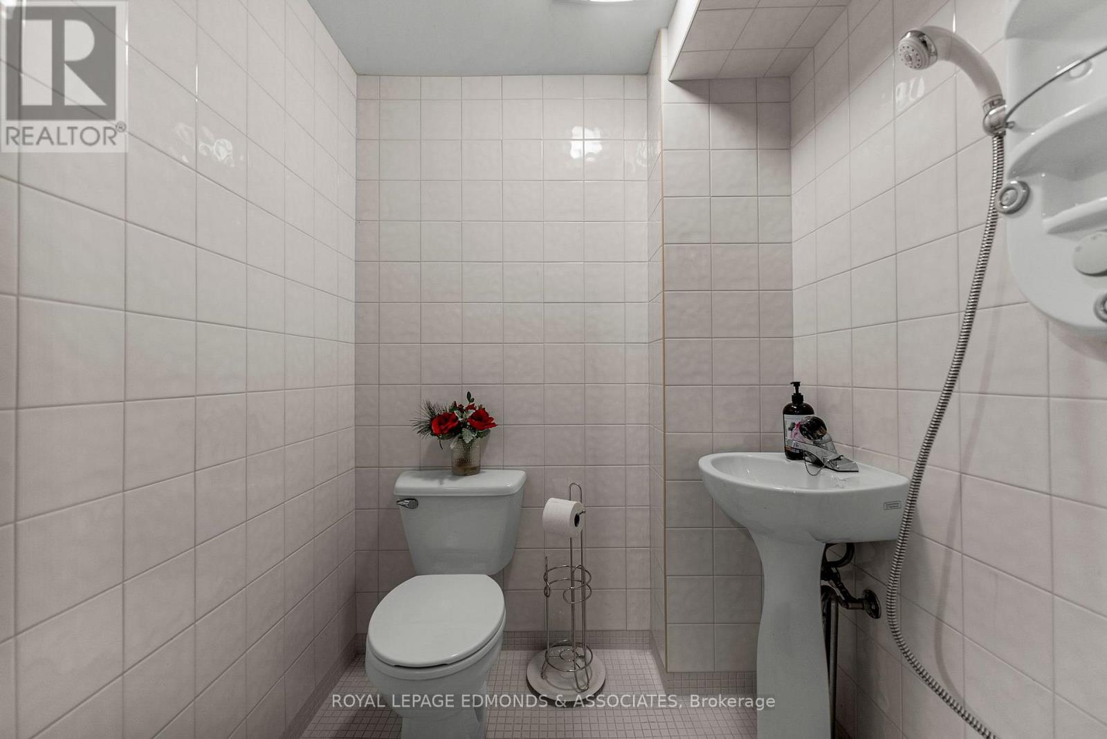 307 MAPLE AVENUE - 36