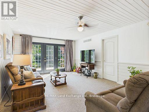 213 HURON ROAD - 13