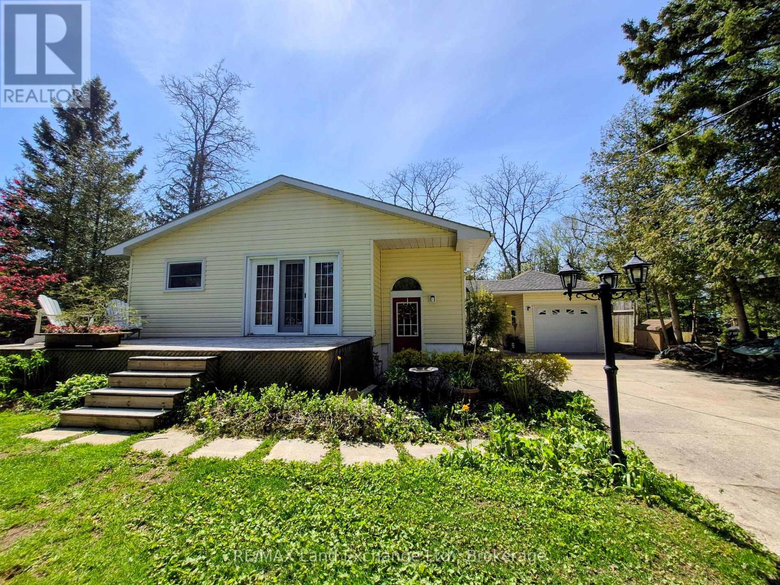 213 HURON ROAD - 1