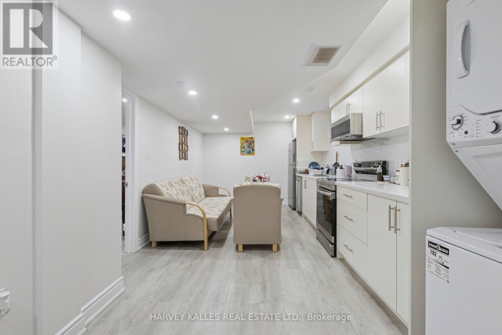 409 TEALBY CRESCENT - 36