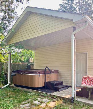 213 HURON ROAD - 28