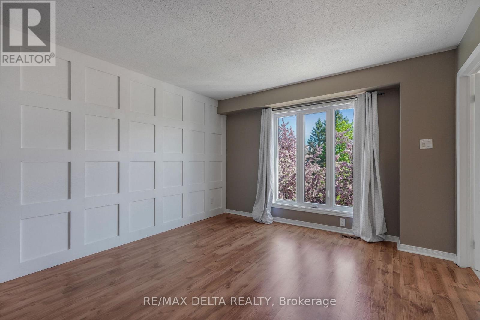 698 BROME CRESCENT - 26