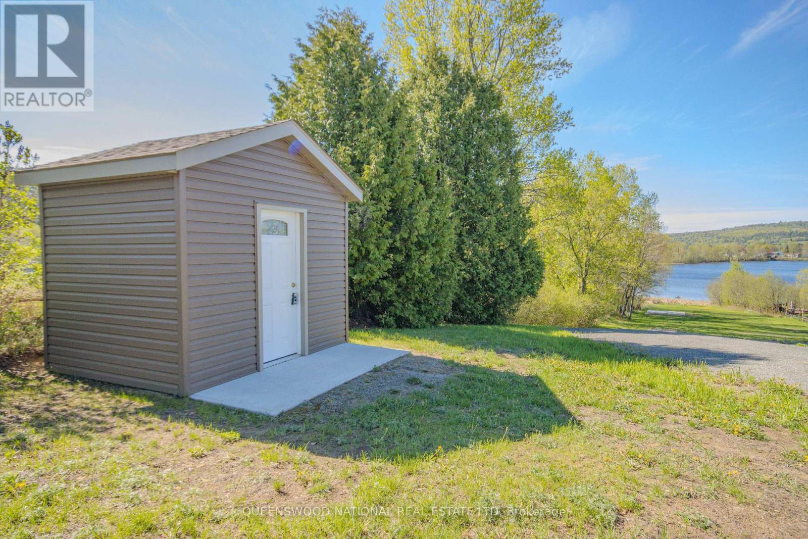 83 SIBERIA ROAD W - 36