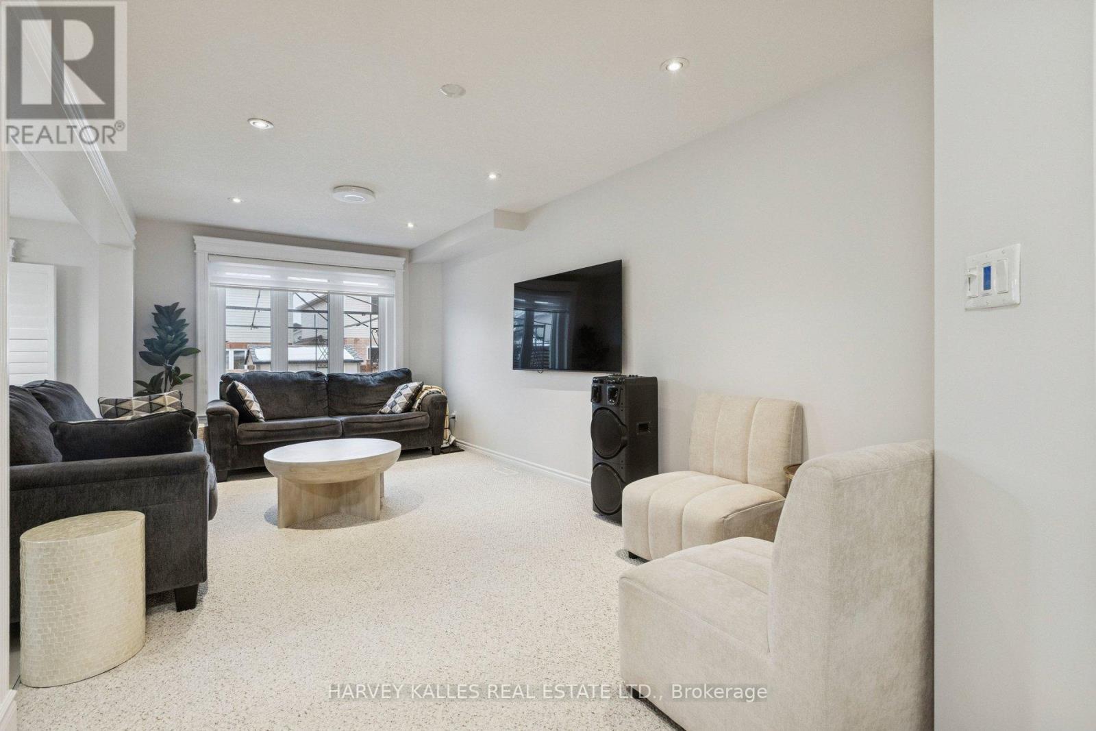 409 TEALBY CRESCENT - 6