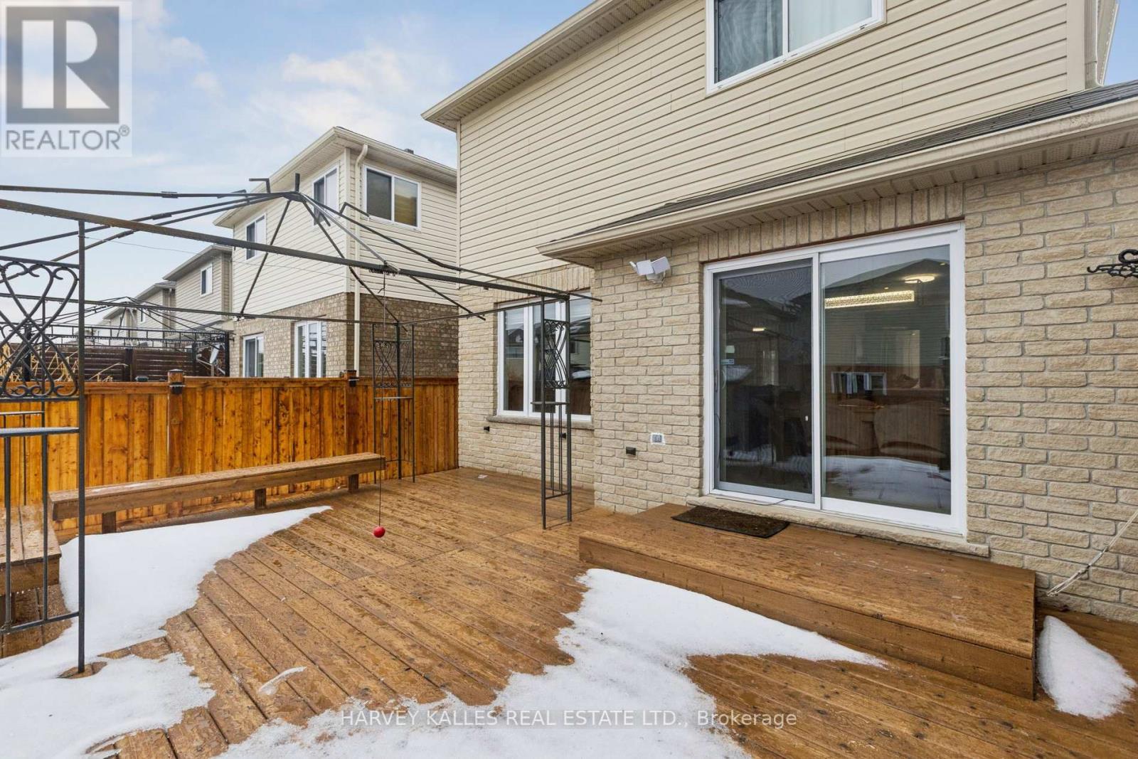 409 TEALBY CRESCENT - 42