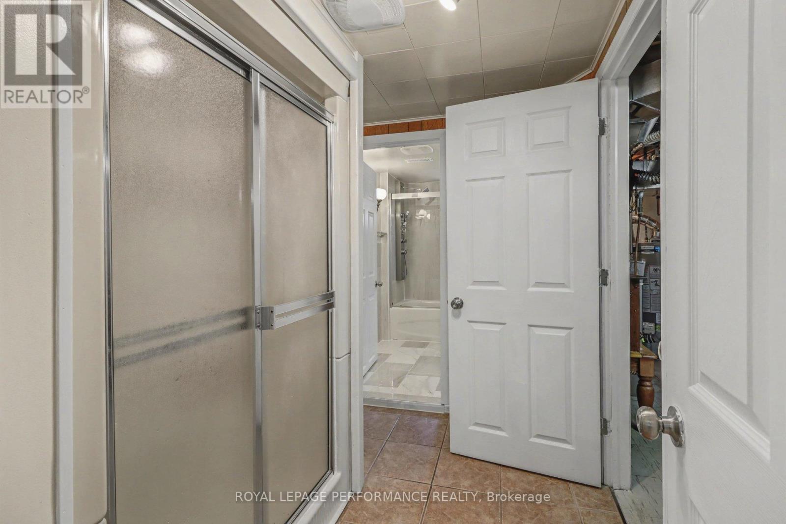 788 DICKENS AVENUE - 32